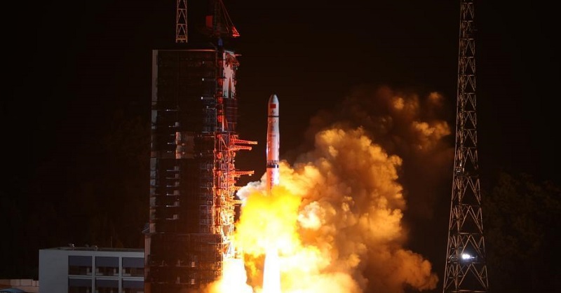 China luncurkan satelit penjelajah sisi gelap Bulan