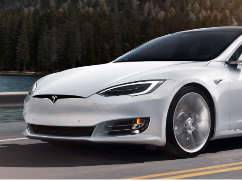 Kunci elektronik Tesla Model S bisa dibobol dalam 1,6 detik