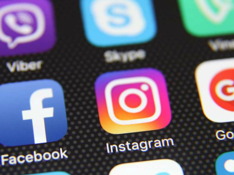 Aktivitas Facebook bakal pengaruhi feed Instagram 