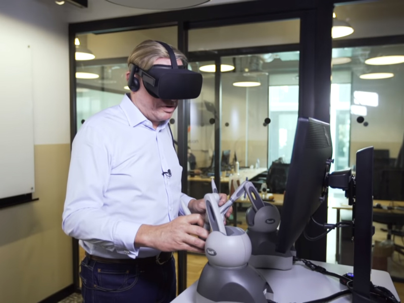 Kini dokter bisa belajar bedah lewat VR