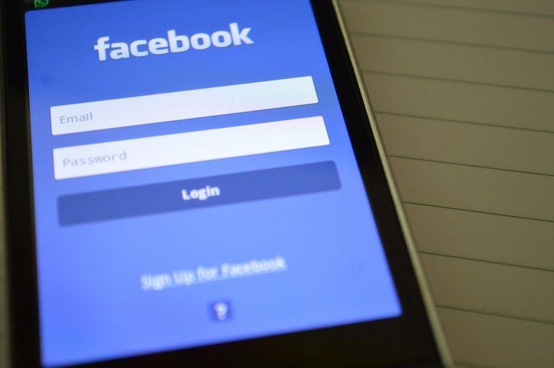 Kini pengguna Facebook bisa bagikan Stories ke grup