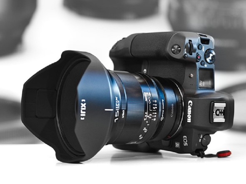 Pabrikan lensa asal Swiss umumkan dukungan Canon EOS R