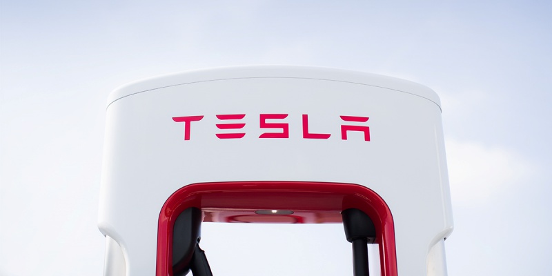 Tesla naikkan harga layanan isi ulang Supercharger mereka