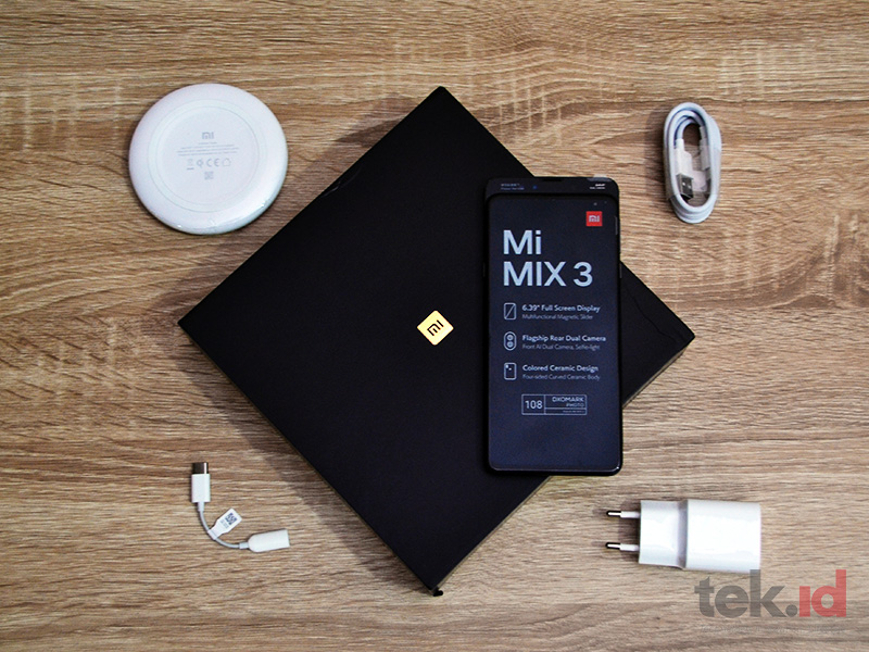 Unboxing Xiaomi Mi Mix 3, mewah luar dalam!