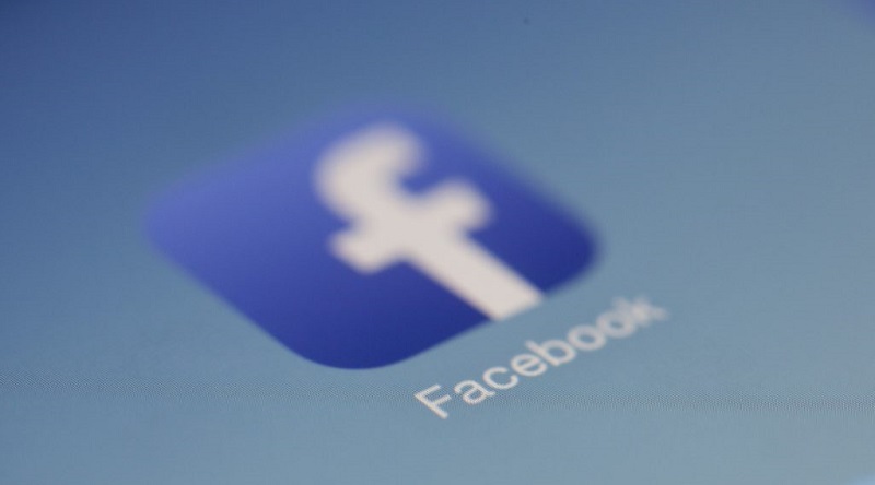 Diam-diam Facebook bayar orang untuk menambang data