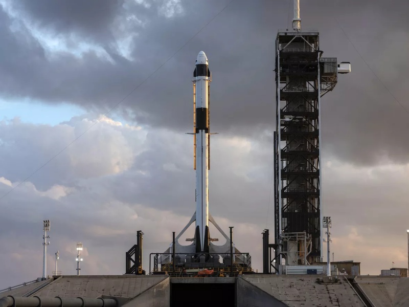 NASA dan SpaceX bakal luncurkan Crew Dragon bulan depan