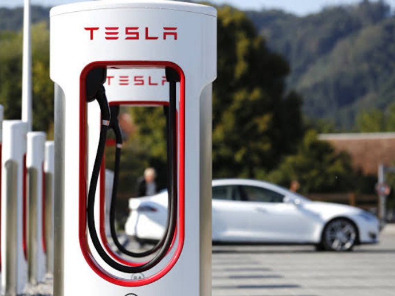 Tesla luncurkan SuperCharger generasi ketiga