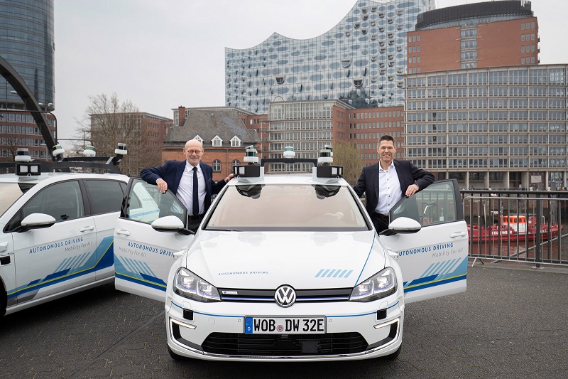 VW uji  coba mobil otonom di Hamburg