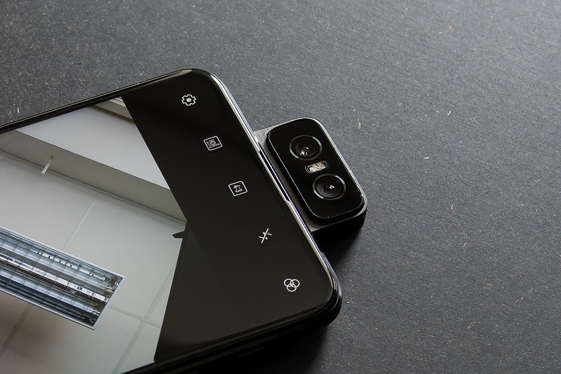 Resmi meluncur, Asus Zenfone 6 punya kamera lipat dan laser fokus