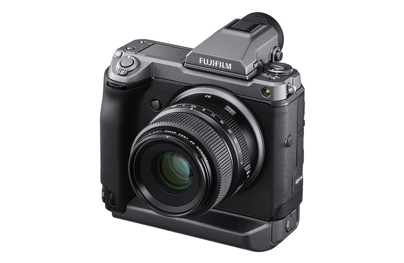 Fujifilm GFX100 punya resolusi 102 MP, dibanderol Rp144 juta
