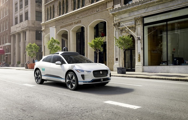 Mobil listrik Jaguar uji coba teknologi otonom