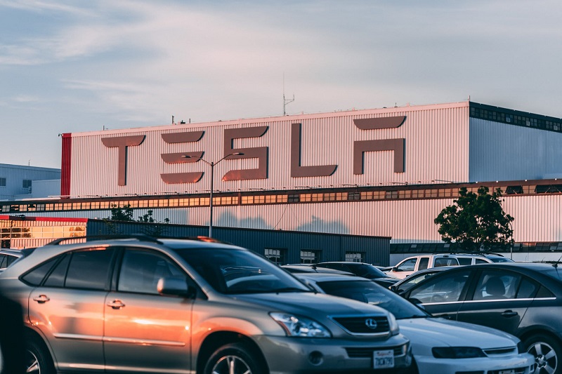 Mantan karyawan Tesla ambil data Autopilot perusahaan
