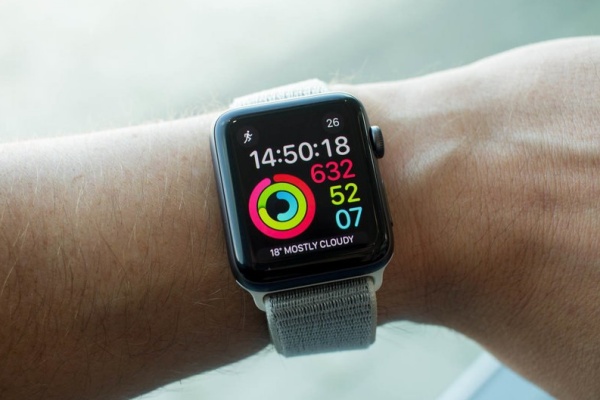 Apple bakal sematkan sensor gas dan jaringan 5G di Apple Watch