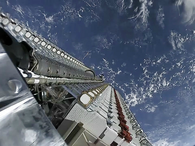 SpaceX minta izin tambah 30 ribu satelit Starlink di orbit Bumi