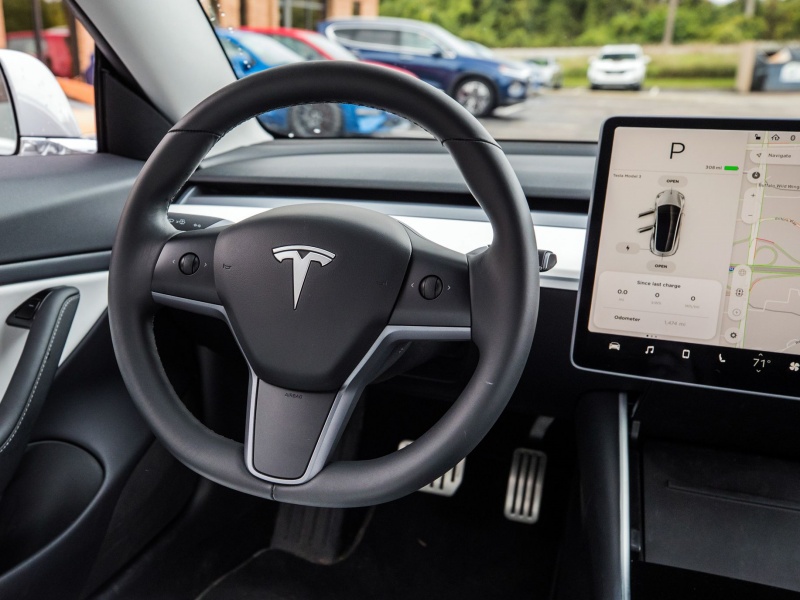 Full Self-Driving Tesla akan tersedia akhir tahun ini