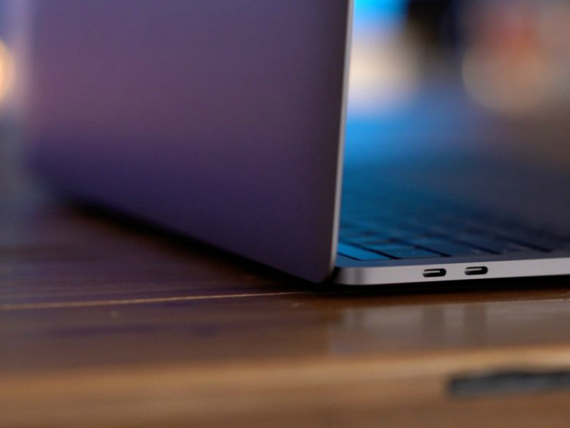 MacBook Pro terbaru akan hadir dengan Touch ID dan GPU AMD