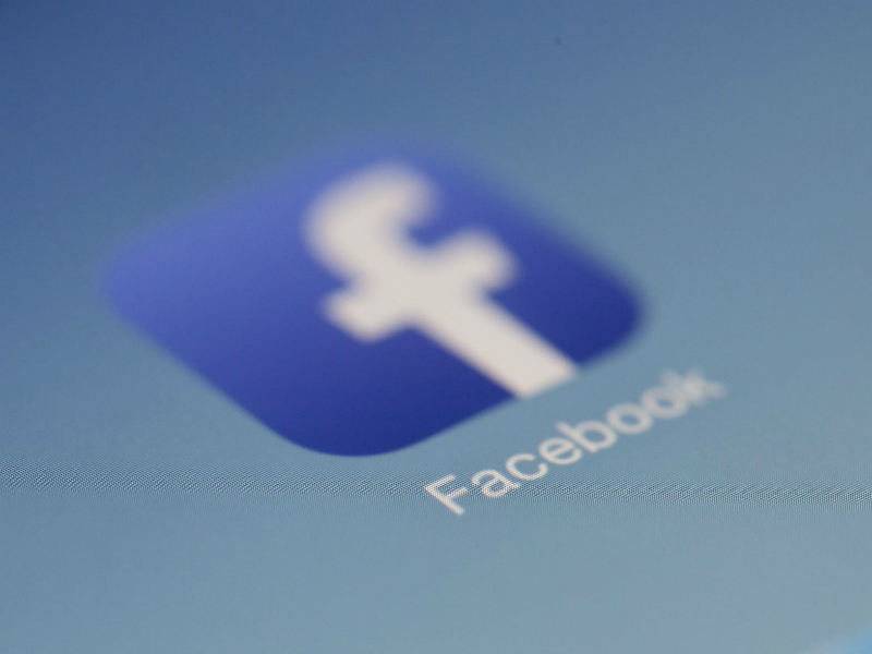 Aplikasi Facebook di iPhone gunakan kamera tanpa izin pengguna