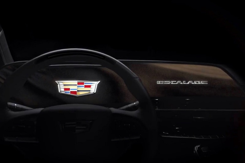 SUV Cadillac dilengkapi layar OLED lengkung raksasa