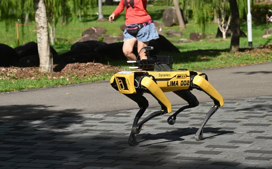Singapura pakai robot anjing untuk patroli selama lockdown