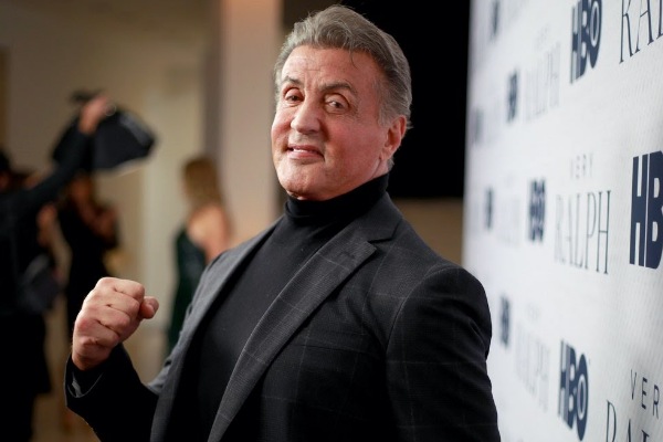 Sylvester Stallone bakal main film The Suicide Squad