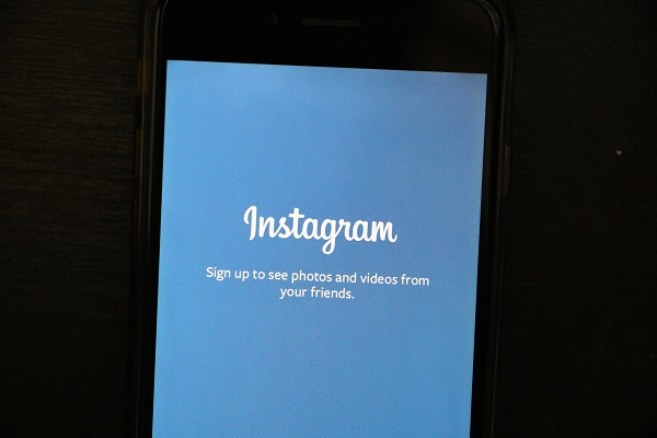 Instagram uji tampilan baru Stories versi desktop