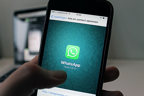 Seluruh data pengguna WhatsApp akan dibagikan ke Facebook