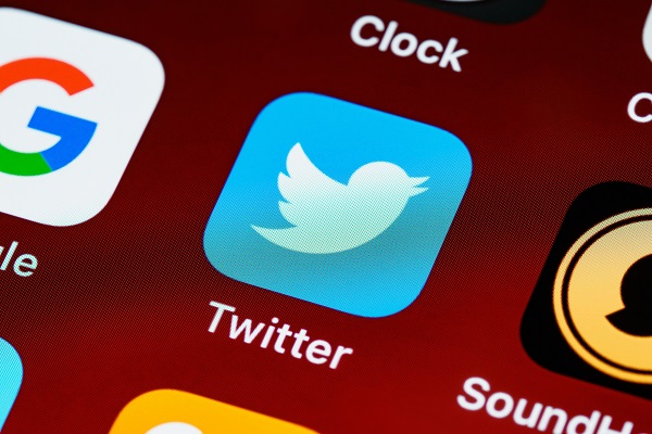 Twitter akuisisi aplikasi berita, Brief