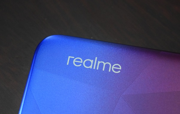Realme belum berencana produksi smartphone lipat