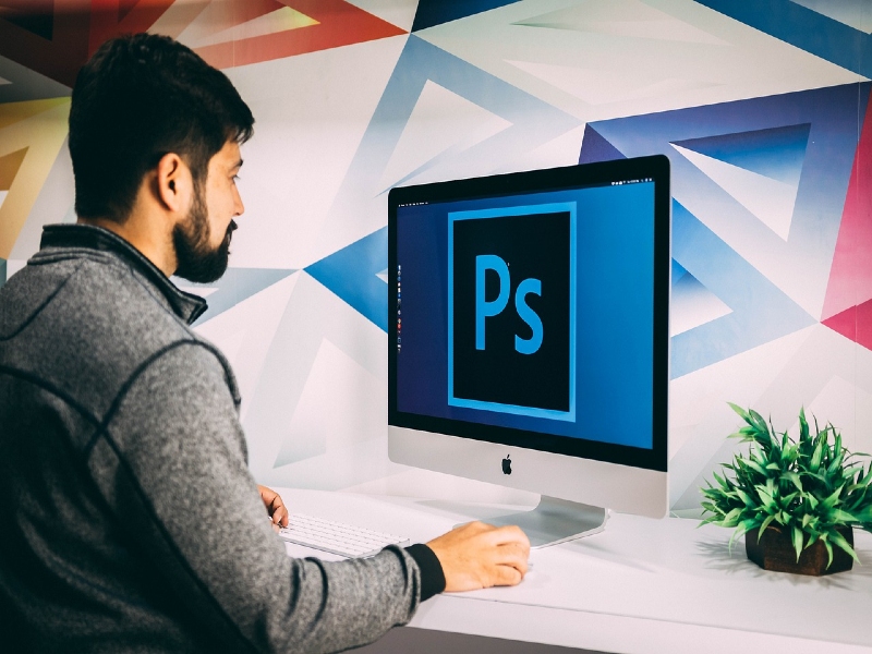 Adobe lanzará una versión gratuita de Photoshop en el sitio web