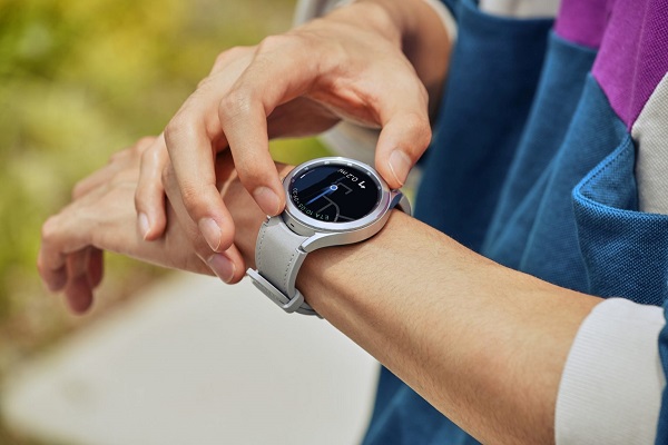 Galaxy Watch 5 diklaim memiliki kemampuan isi daya tercepat