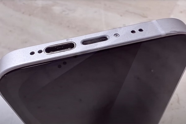 Modder buat iPhone dengan 2 port sekaligus: USB-C & Lightning