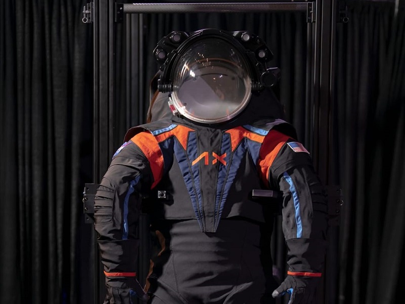 Begini rupa pakaian luar angkasa baru yang lebih nyaman & fleksibel untuk misi Bulan