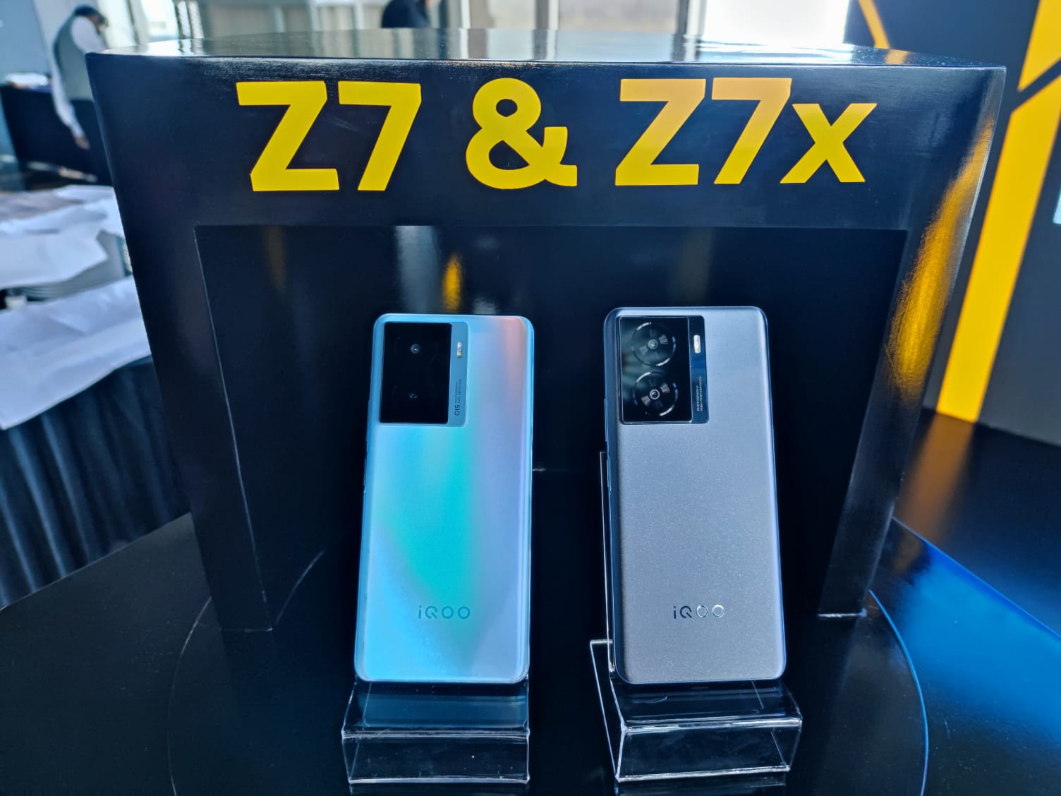 iQOO meluncurkan dua ponsel 5G terbaru di Indonesia: iQOO Z7 5G dan Z7x 5G