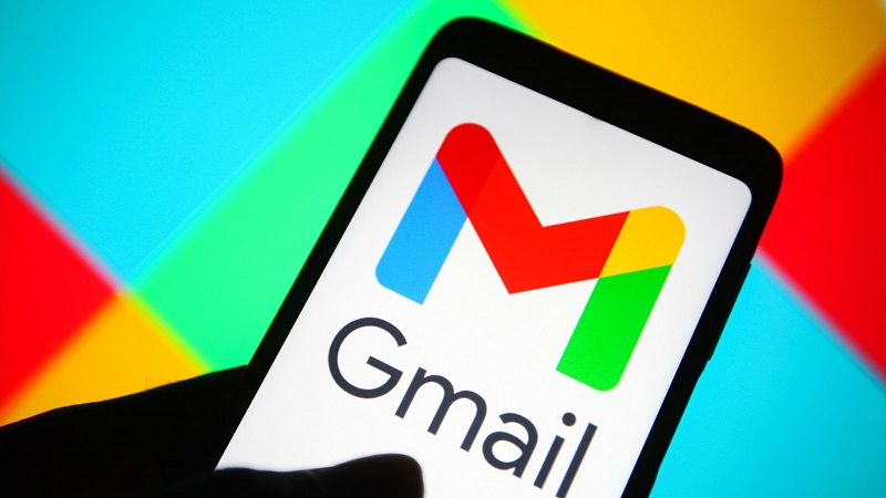 Gmail punya antarmuka khusus untuk ponsel lipat