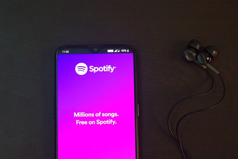 Kesepakatan rahasia Google mungkinkan Spotify bebas biaya Play Store