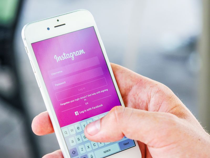 Instagram rekomendasikan konten seksual ke remaja umur 13 tahun