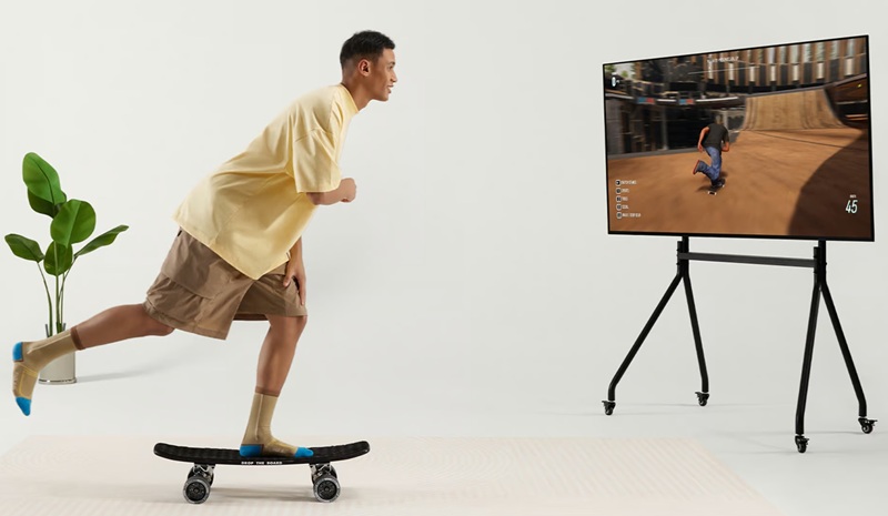 Papan ini mungkinkan gamer bermain snowboard dan skateboard di konsol