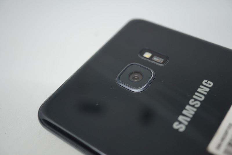 Samsung Galaxy Note FE foto bodi 