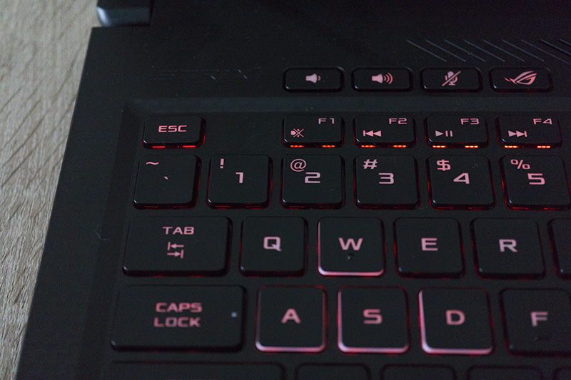 ASUS ROG STRIX GL503 Scar hands on