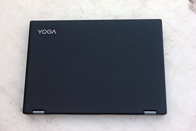 Lenovo Yoga 520: pede ngetik di café tanpa bawa charger.
