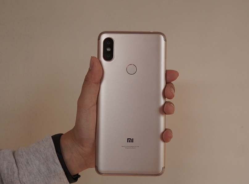 Foto desain keseluruhan Xiaomi Redmi S2