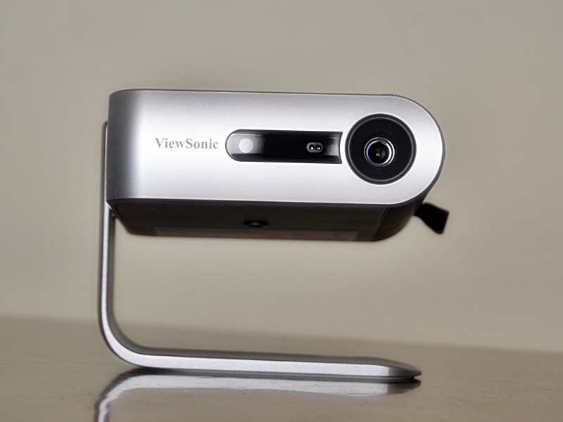 Review proyektor portabel viewsonic m1 