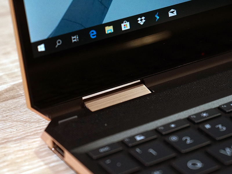 Review HP Spectre X360, laptop kerja seksi desain engsel