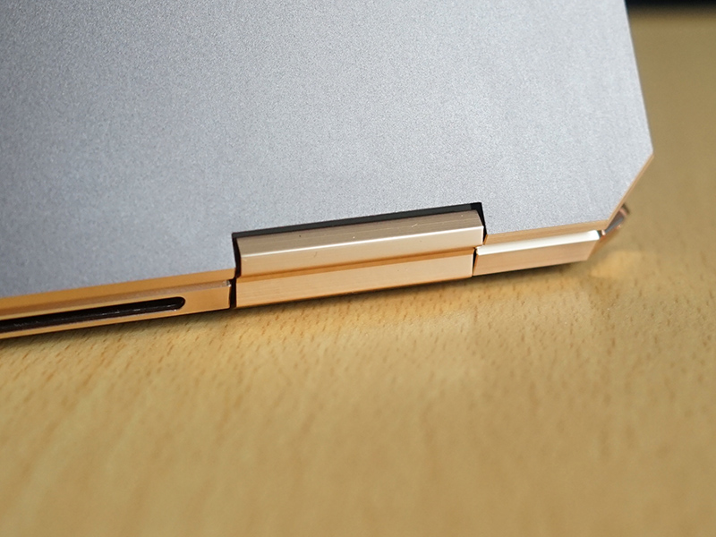 Review HP Spectre X360, laptop kerja seksi desain engsel