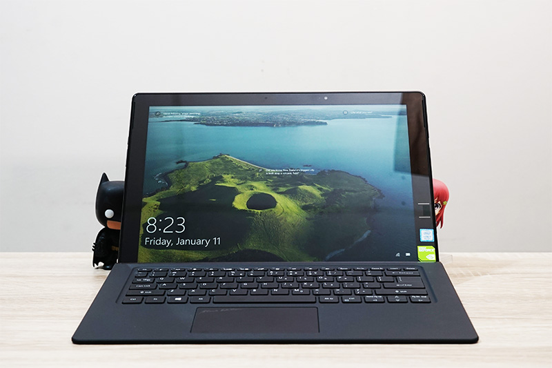 Foto desain bodi dari Acer Switch 7 Black Edition