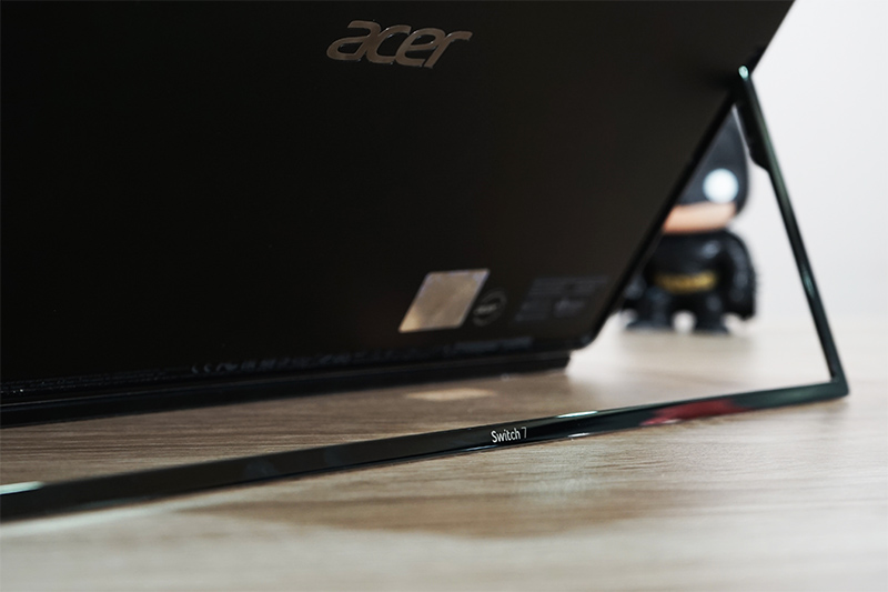 Foto desain keyboard dari Acer Switch 7 Black Edition