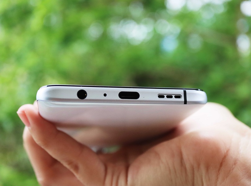 
									Desain keseluruhan realme X2 Pro