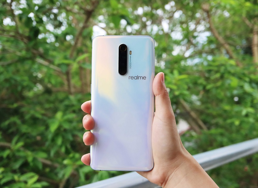 
									Desain keseluruhan realme X2 Pro
