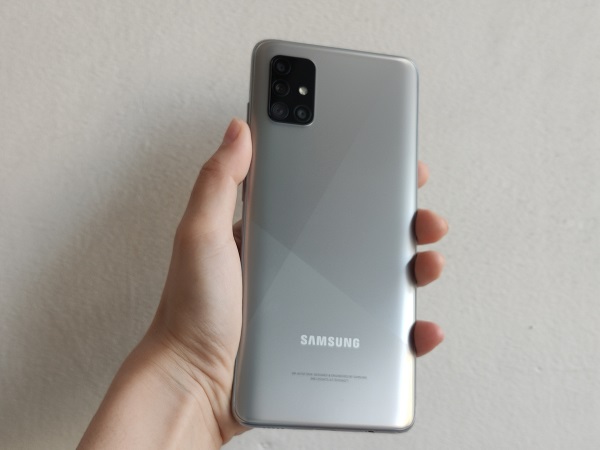 Desain keseluruhan Samsung Galaxy A51