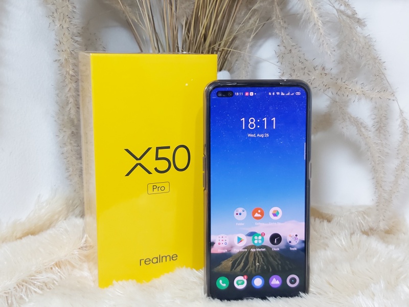 Desain bodi smartphone realme X50 Pro 5G 